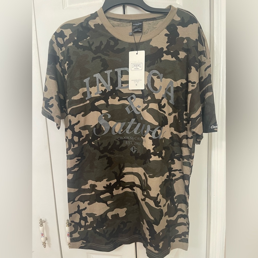 Crooks & Castles T-Shirt Men’s Large Camouflage Short Sleeve Crew Neck Tee NWT
